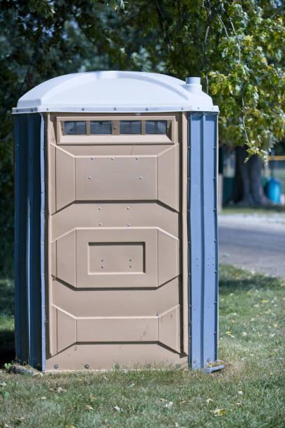 Best Porta potty rental near me  in Akron, OH